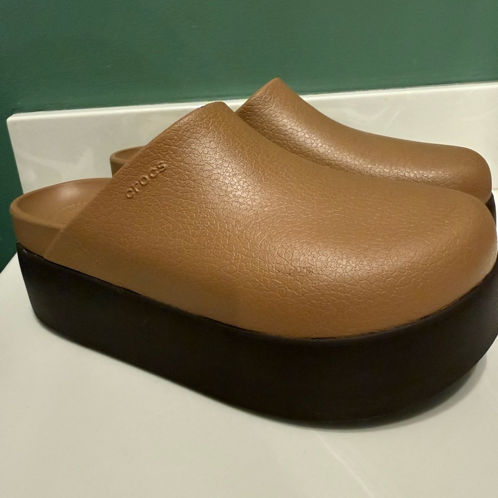 CROCS Women's Dylan Tan and Black Platform clog